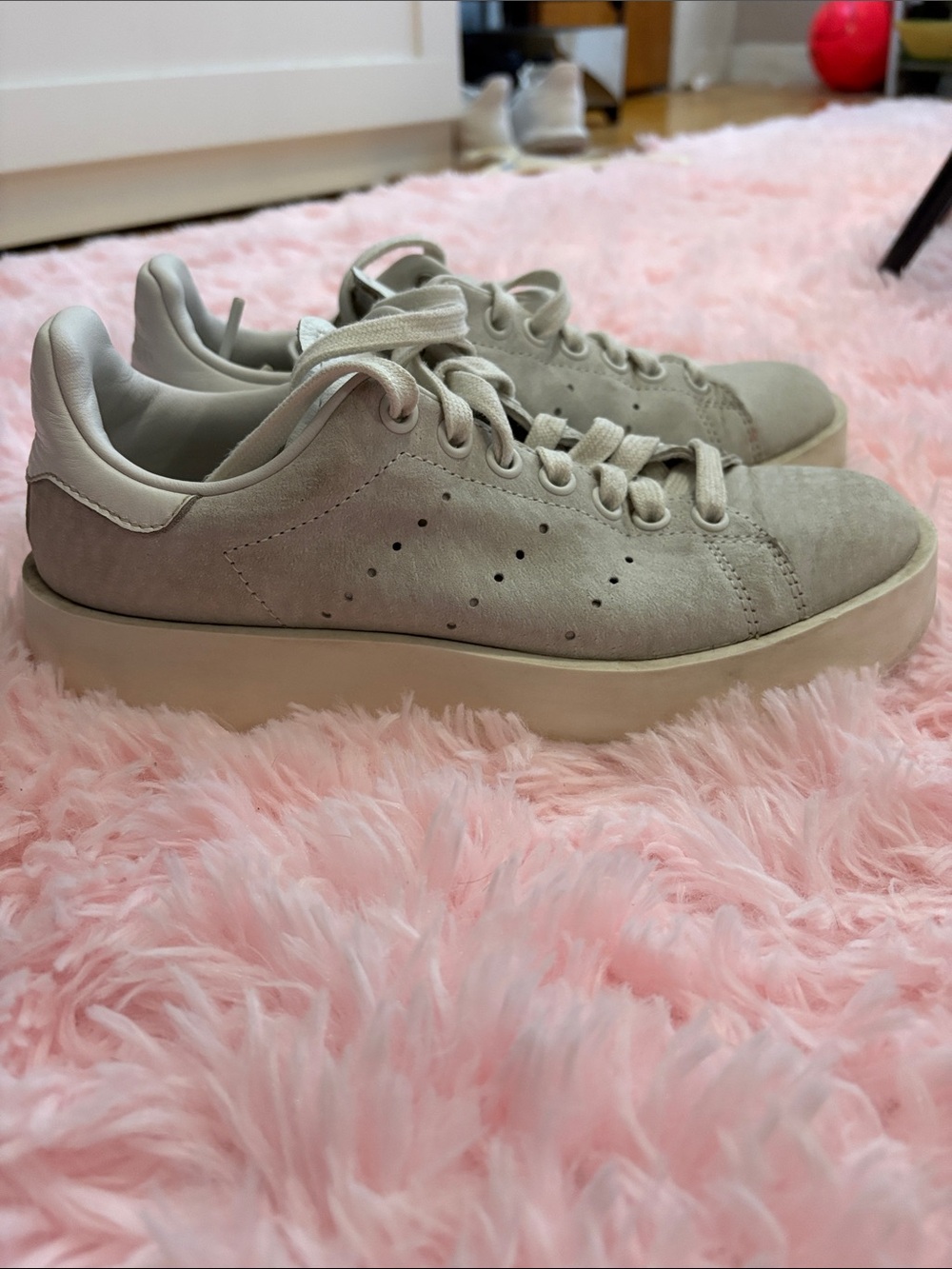 adidas Stan smith Women’s Suede Low-Top Sneakers in Light Gray
